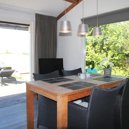 Scenic Lakeside Holiday In Kortenhoef