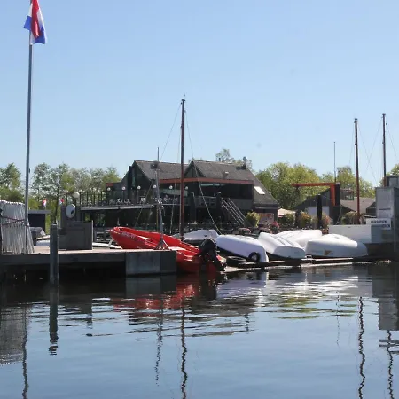 Scenic Lakeside Holiday In * Kortenhoef