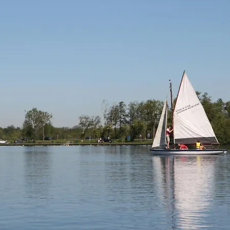 Scenic Lakeside Holiday In * Kortenhoef
