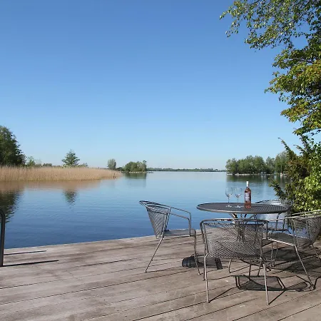 Scenic Lakeside Holiday In 別荘 Kortenhoef